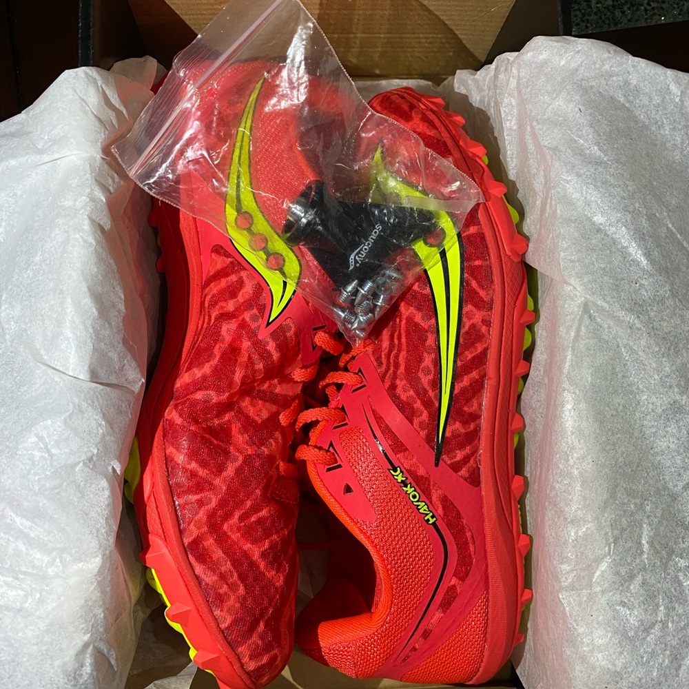 Saucony Women's Havok Xc Spike Sneakers